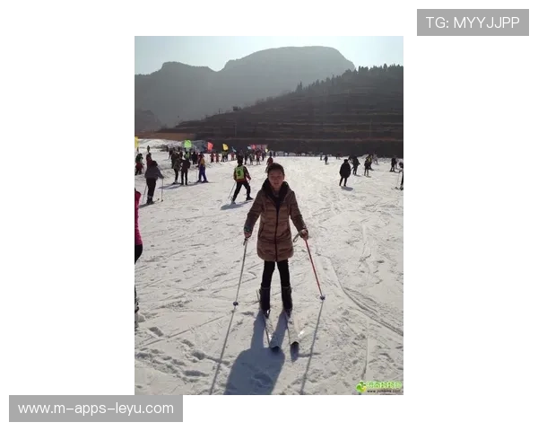 滑雪者单脚滑完全程获最佳勇气奖