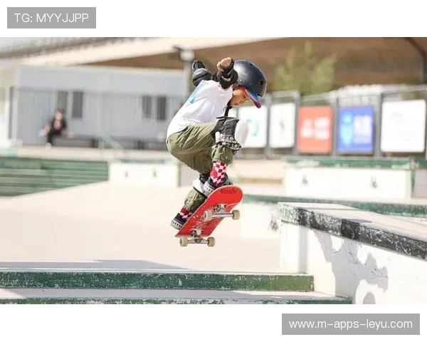 滑板选手空中翻转五连动作，再创极限